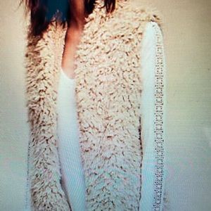 Anthropologie JKT vegan fur vest